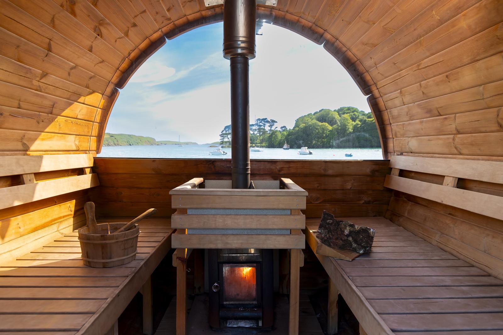 Reen Pier Sauna exterior